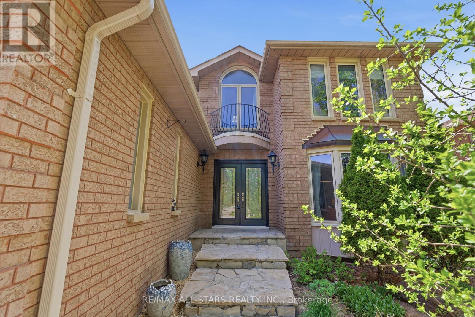 28 Testa Road, Uxbridge, ON - Outdoor