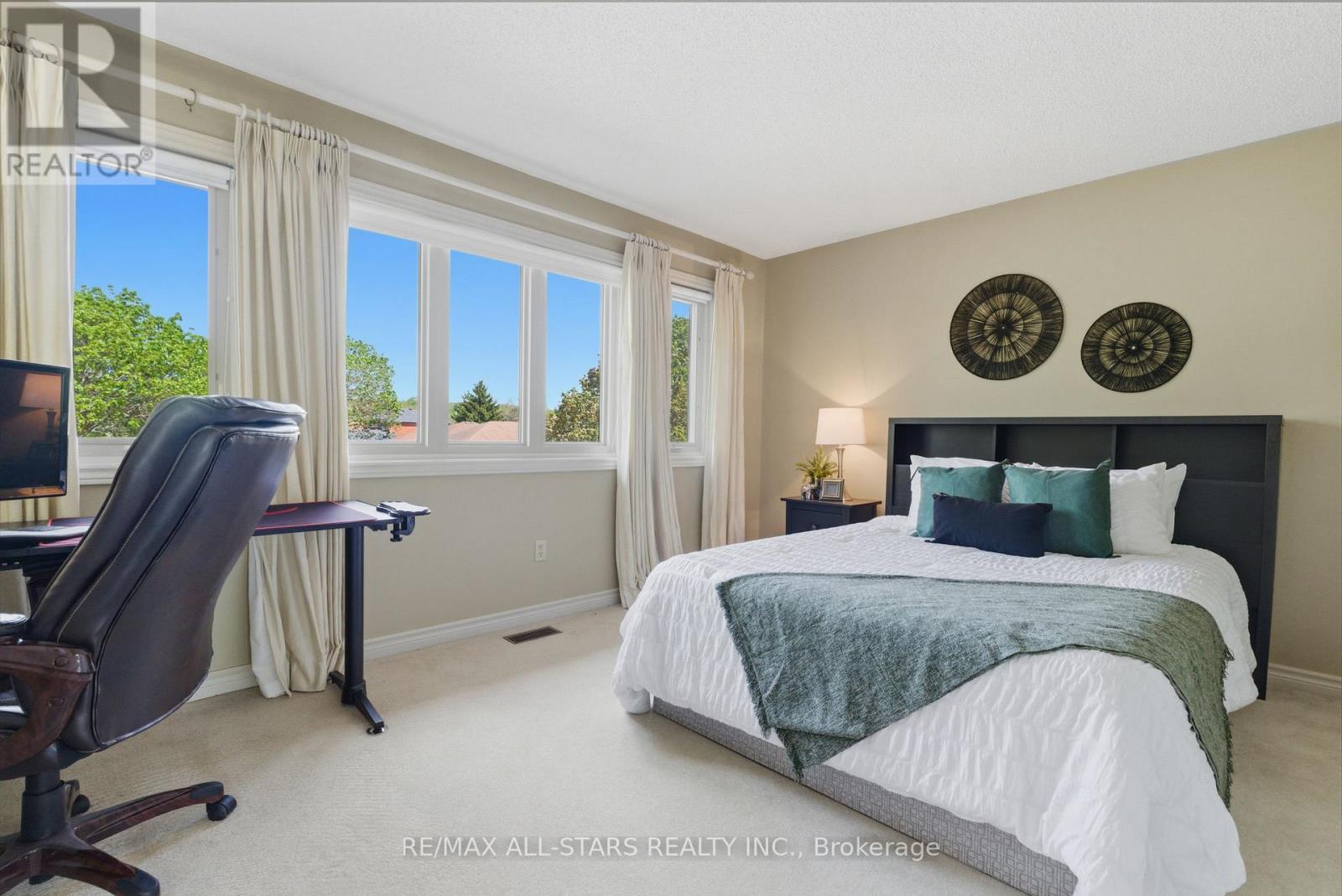 28 Testa Road, Uxbridge, ON - Indoor Photo Showing Bedroom