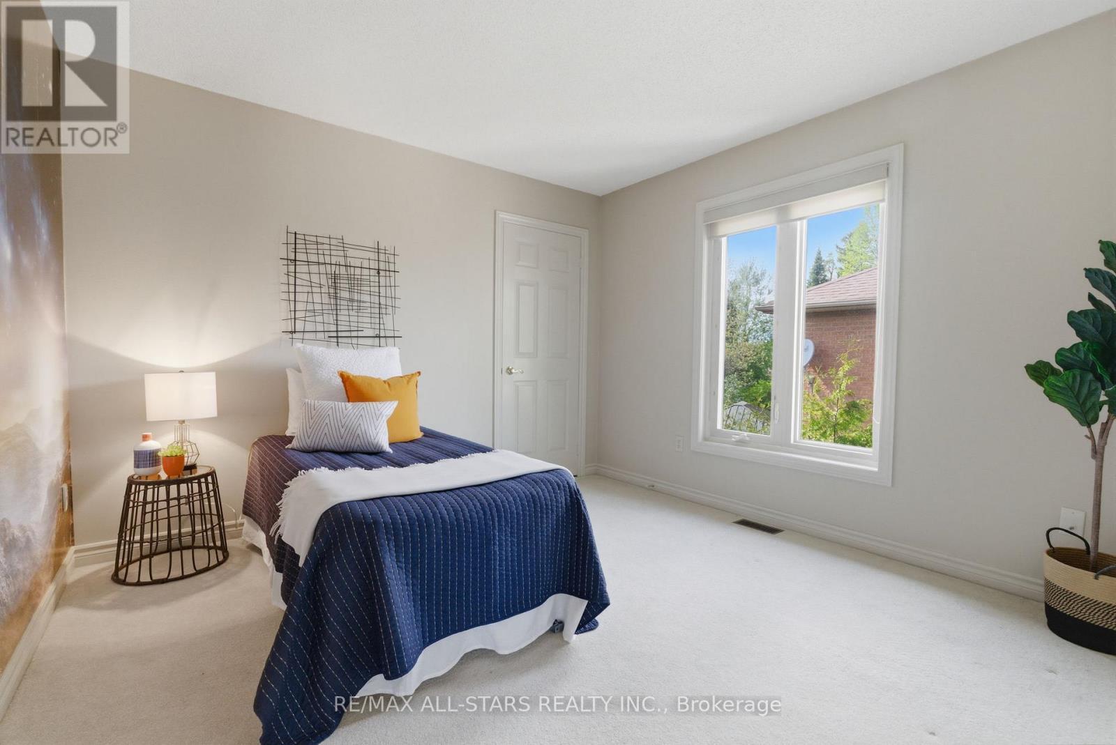 28 Testa Road, Uxbridge, ON - Indoor Photo Showing Bedroom