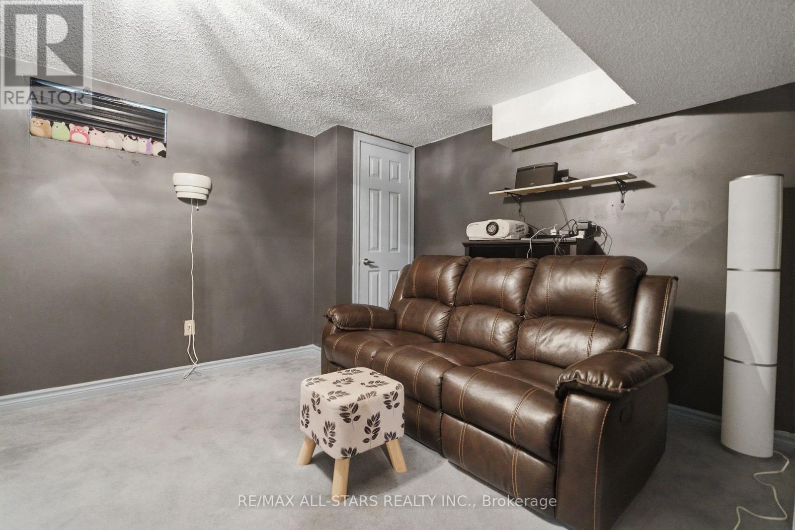 28 Testa Road, Uxbridge, ON - Indoor