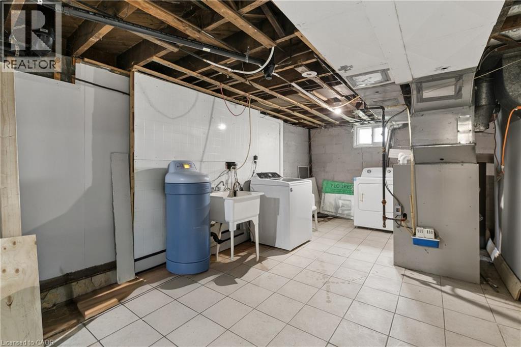 680 Frederick Street, Kitchener, ON - Indoor Photo Showing Laundry Room