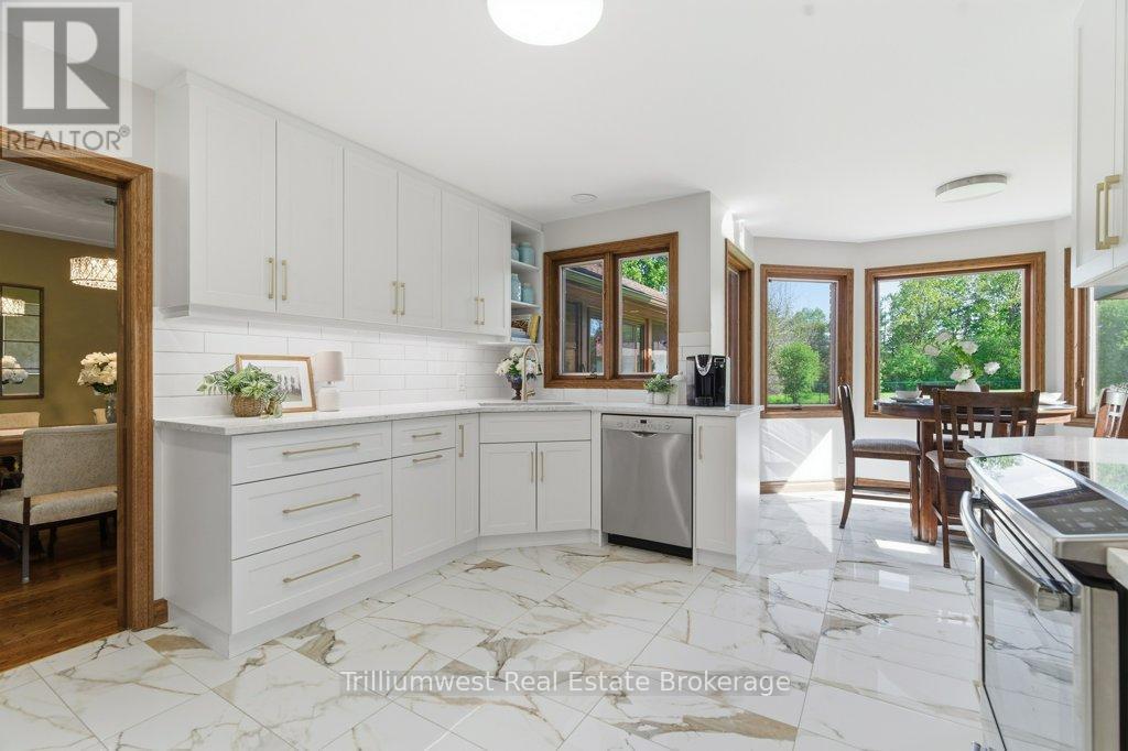 32 Sunset Drive, Woolwich, ON - Indoor Photo Showing Kitchen