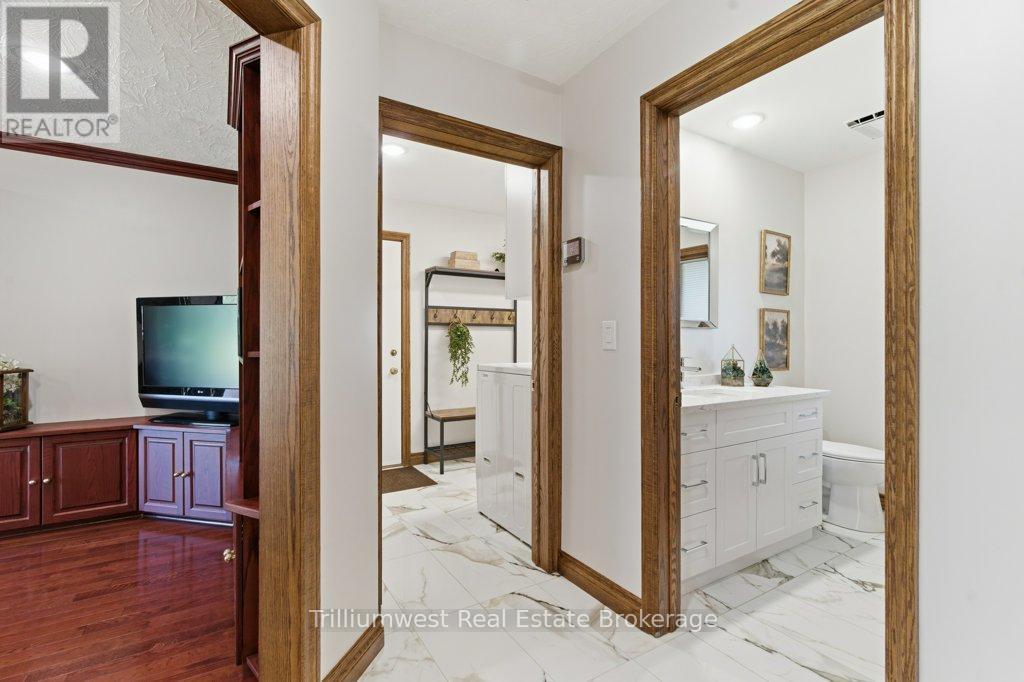 32 Sunset Drive, Woolwich, ON - Indoor Photo Showing Other Room
