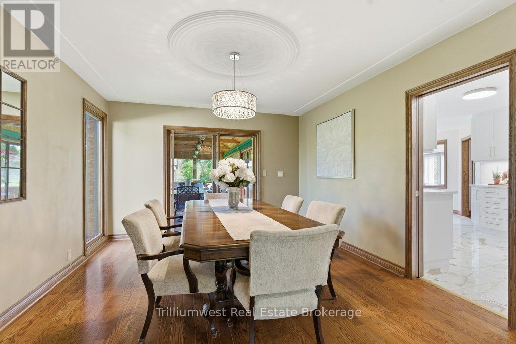 32 Sunset Drive, Woolwich, ON - Indoor Photo Showing Dining Room