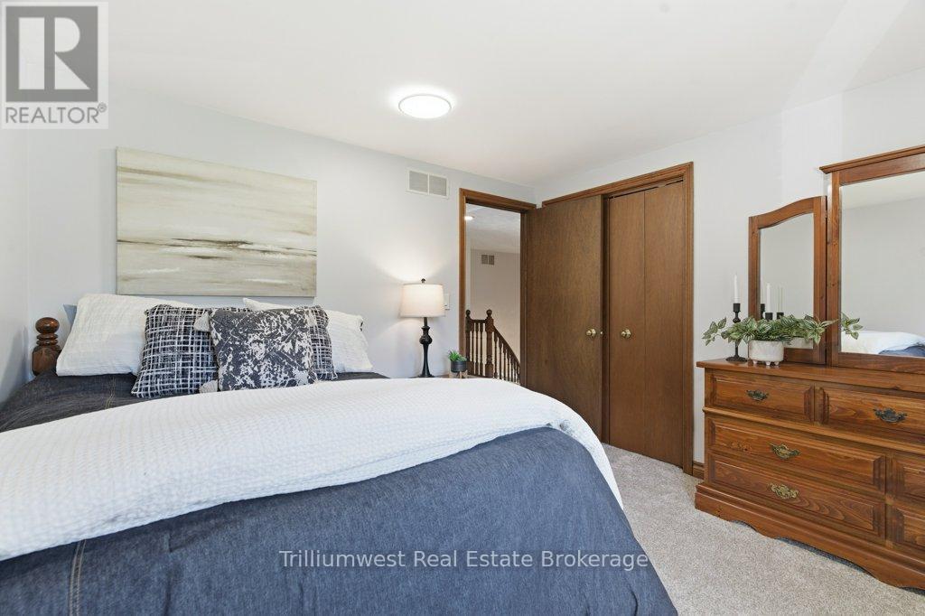 32 Sunset Drive, Woolwich, ON - Indoor Photo Showing Bedroom