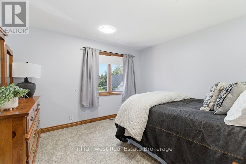 32 Sunset Drive, Woolwich, ON - Indoor Photo Showing Bedroom