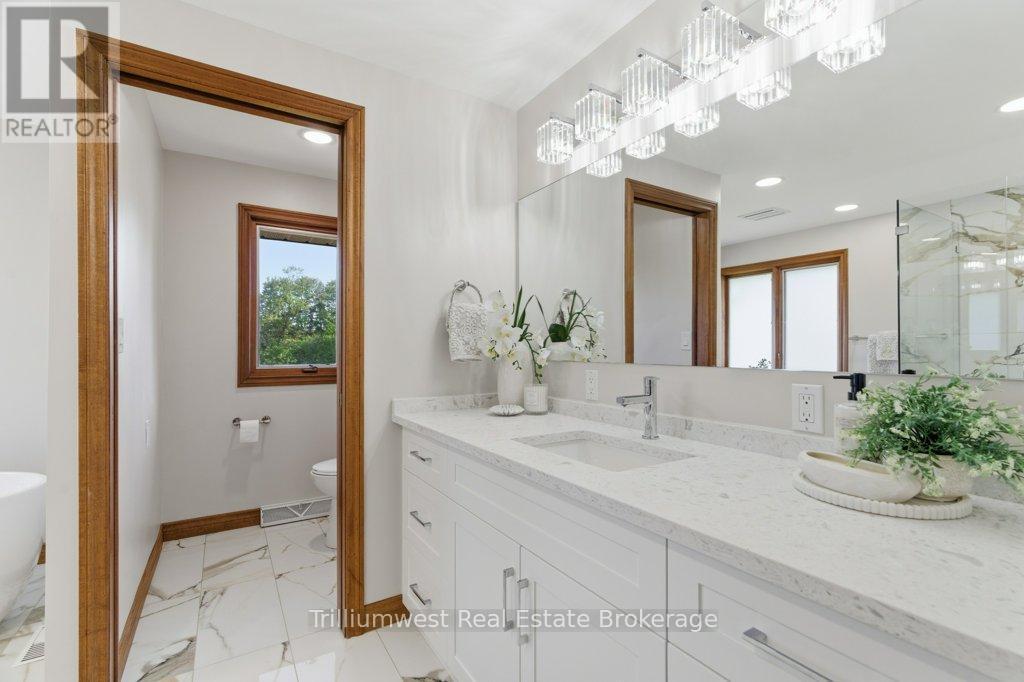32 Sunset Drive, Woolwich, ON - Indoor Photo Showing Bathroom
