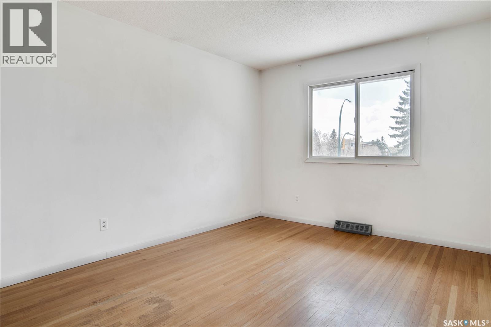 3017 Taylor Street E, Saskatoon, SK - Indoor Photo Showing Other Room