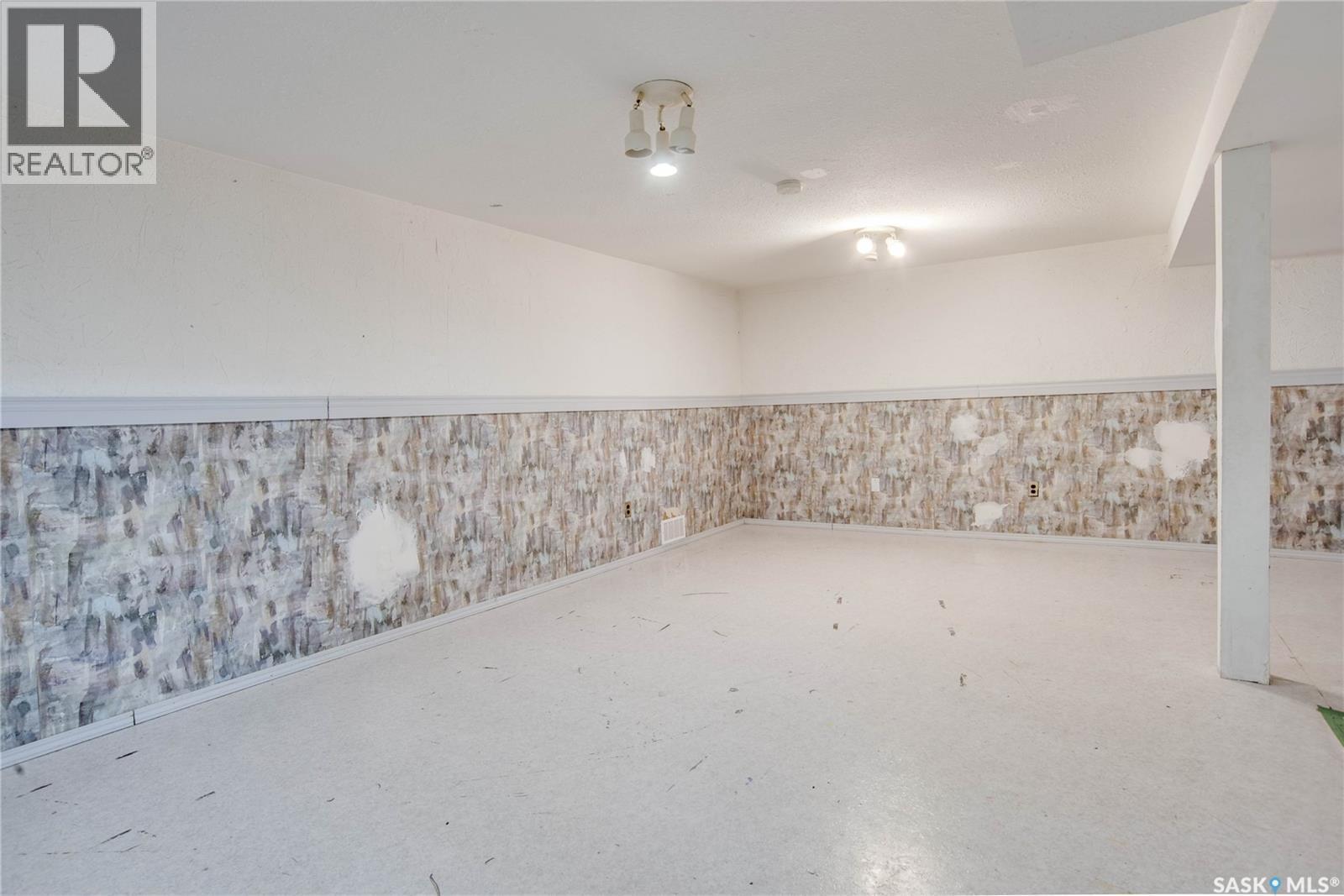 3017 Taylor Street E, Saskatoon, SK - Indoor