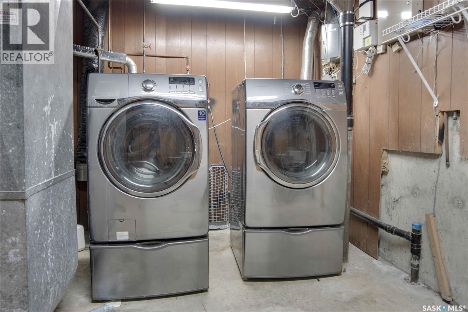3017 Taylor Street E, Saskatoon, SK - Indoor Photo Showing Laundry Room