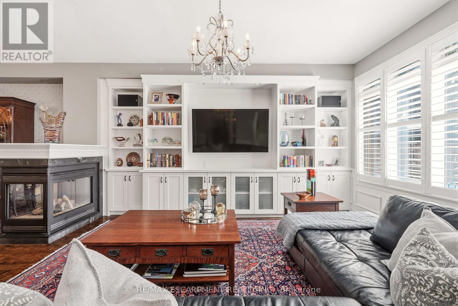 4163 Stonebridge Crescent, Burlington, ON - Indoor Photo Showing Living Room With Fireplace