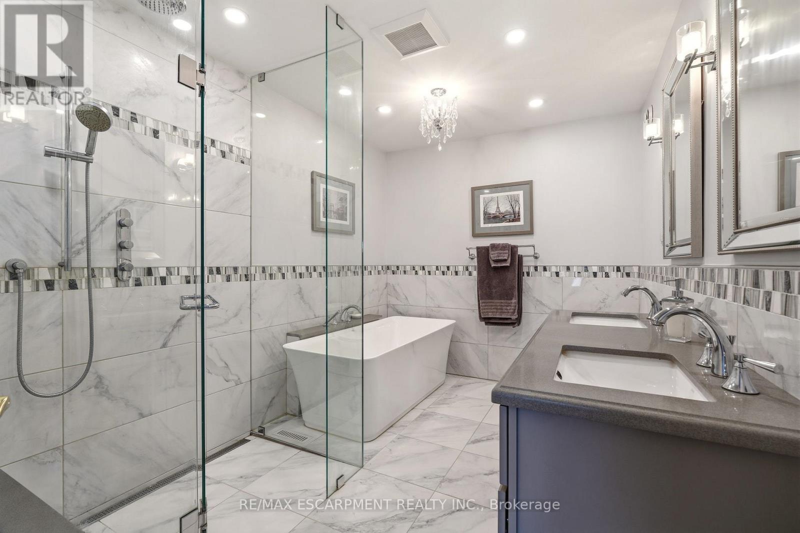4163 Stonebridge Crescent, Burlington, ON - Indoor Photo Showing Bathroom