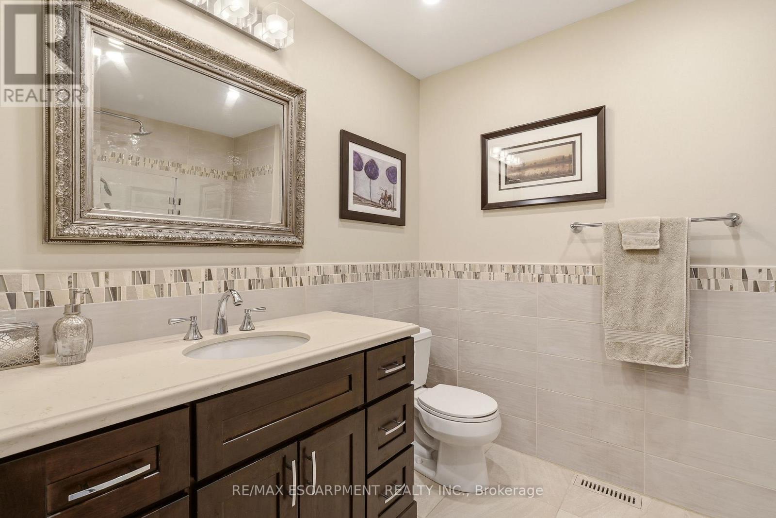 4163 Stonebridge Crescent, Burlington, ON - Indoor Photo Showing Bathroom