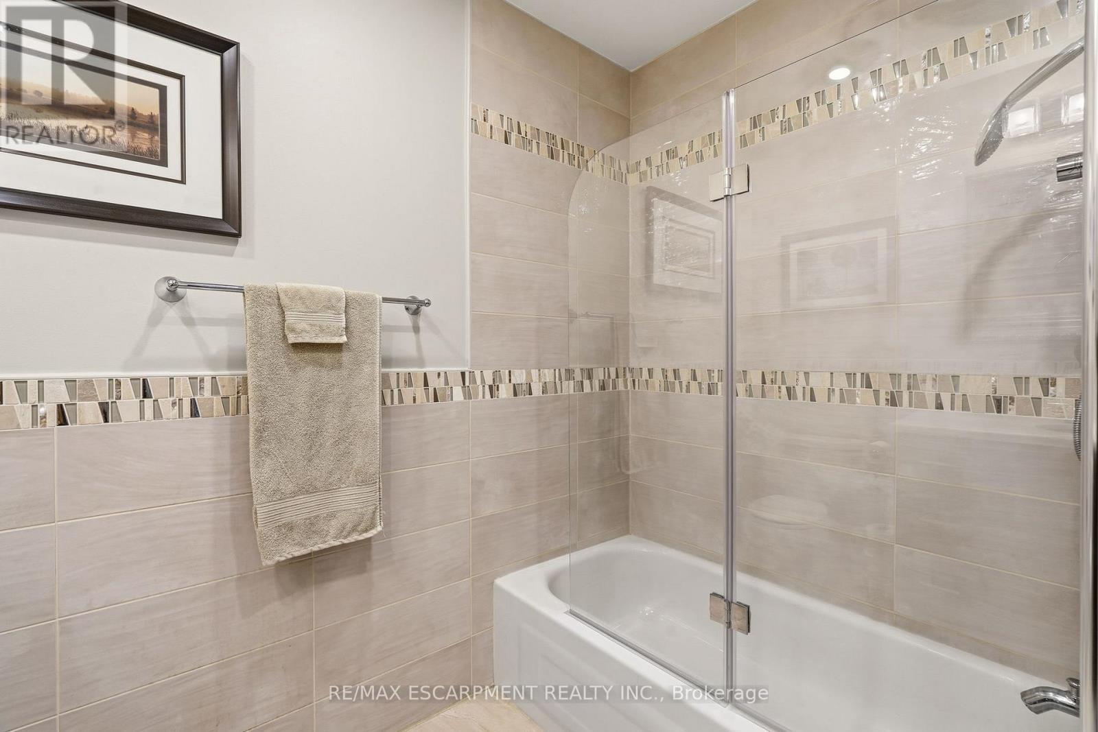 4163 Stonebridge Crescent, Burlington, ON - Indoor Photo Showing Bathroom