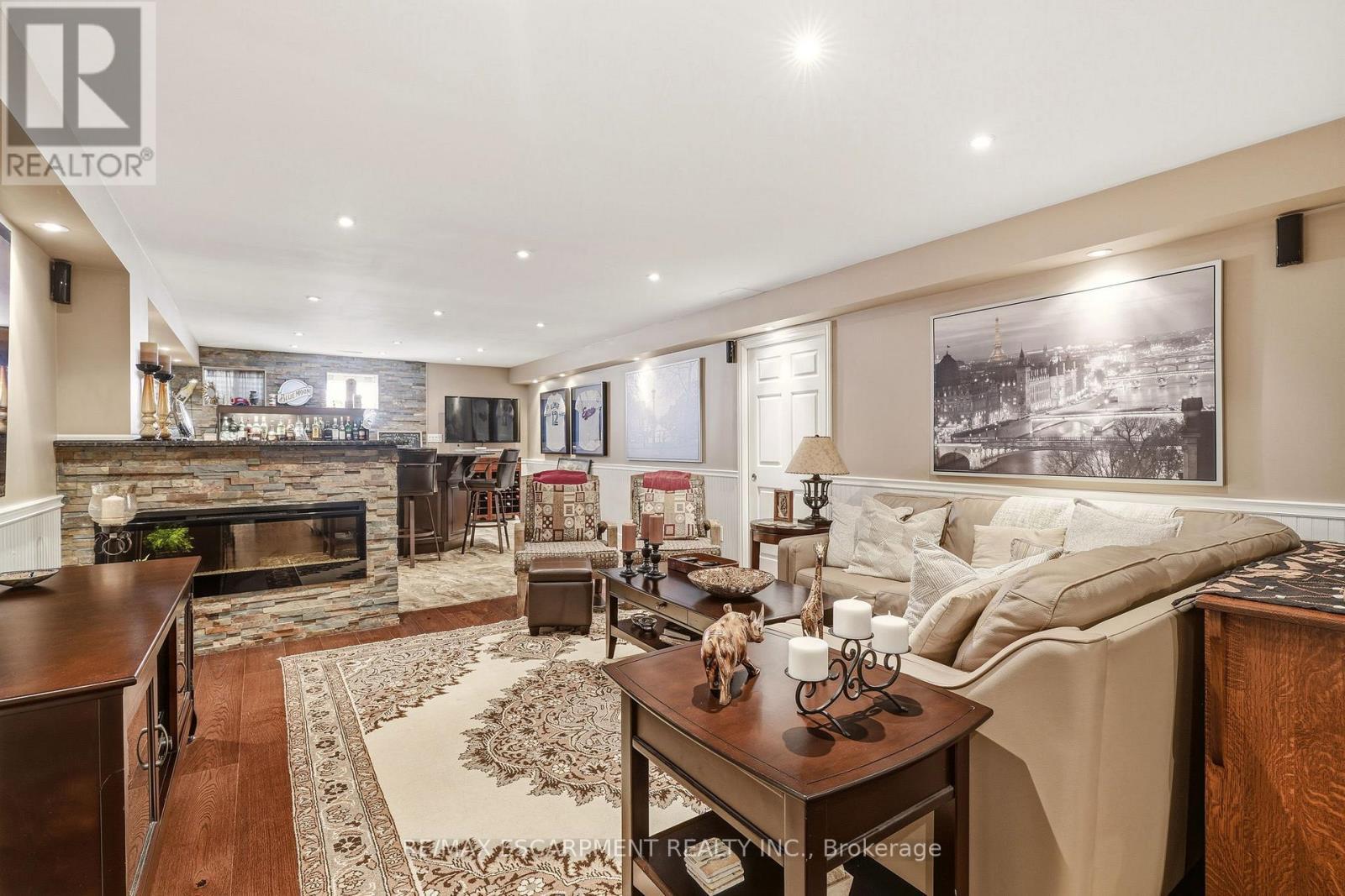 4163 Stonebridge Crescent, Burlington, ON - Indoor Photo Showing Living Room With Fireplace