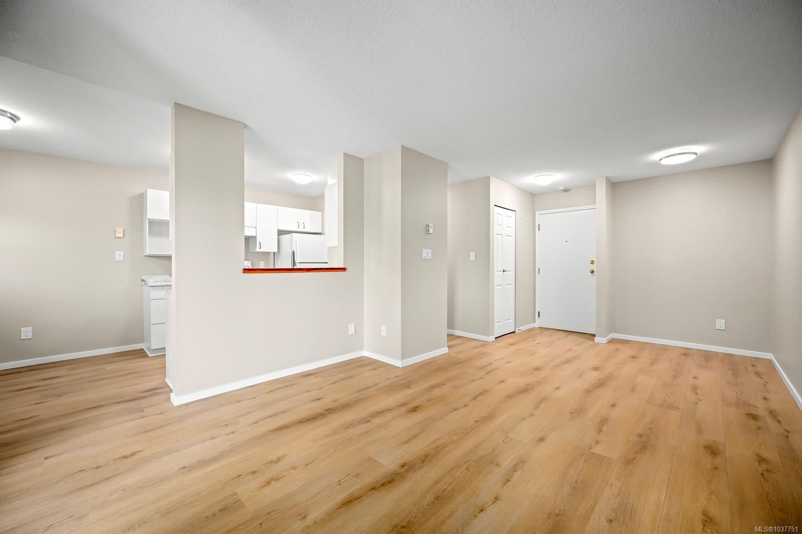 #101B-698 Aspen Rd, Comox, BC - Indoor Photo Showing Other Room