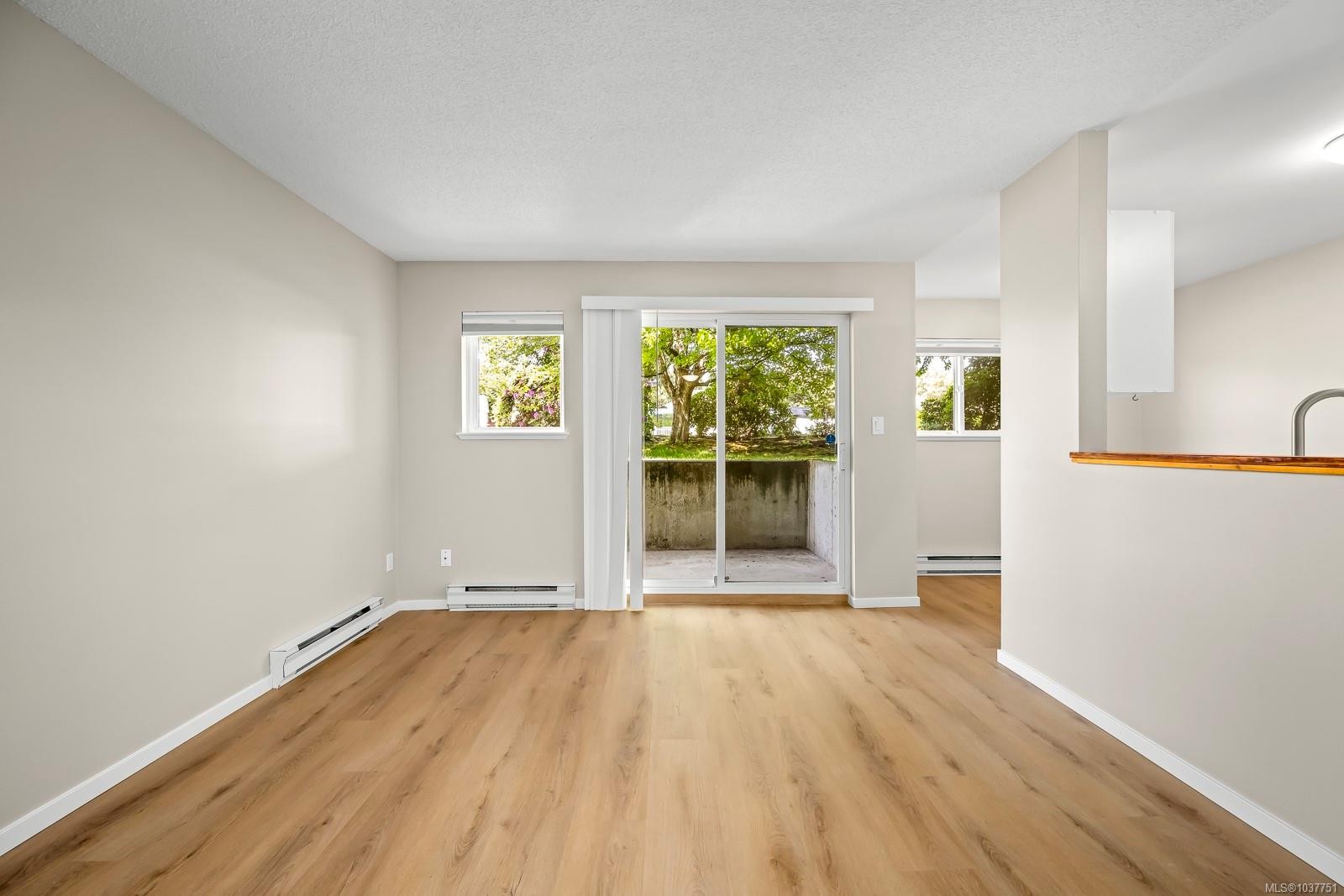 #101B-698 Aspen Rd, Comox, BC - Indoor Photo Showing Other Room