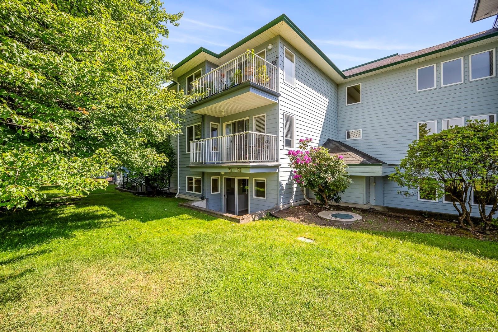 #101B-698 Aspen Rd, Comox, BC - Outdoor