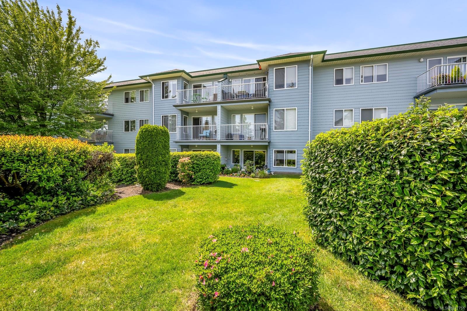 #101B-698 Aspen Rd, Comox, BC - Outdoor