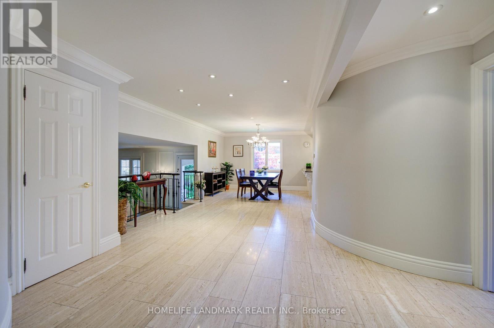 38 Balfour Drive, Hamilton, ON - Indoor Photo Showing Other Room