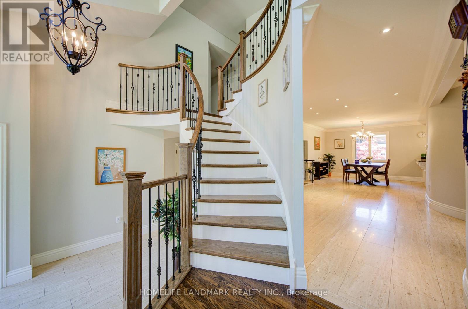 38 Balfour Drive, Hamilton, ON - Indoor Photo Showing Other Room