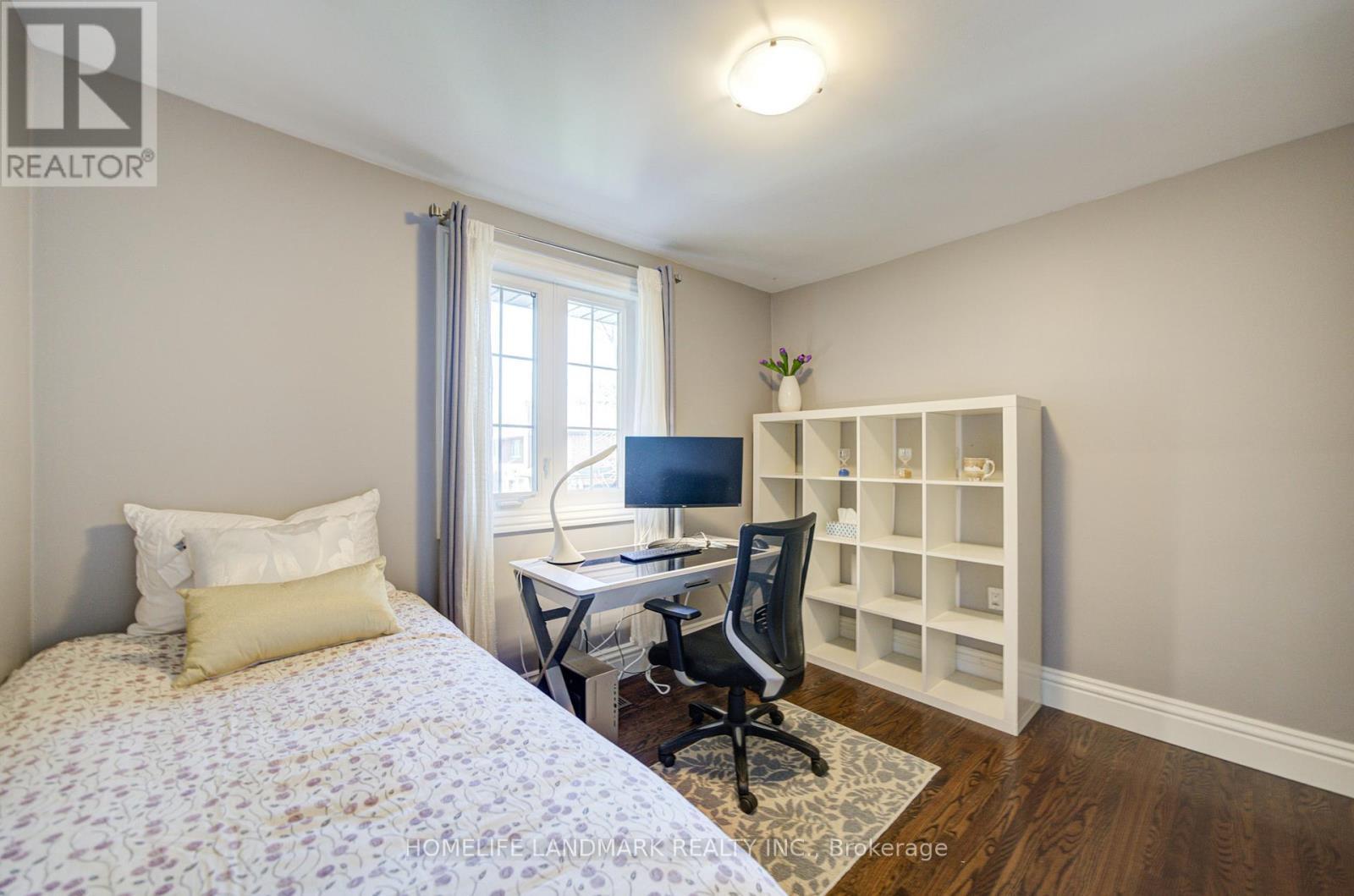 38 Balfour Drive, Hamilton, ON - Indoor Photo Showing Bedroom