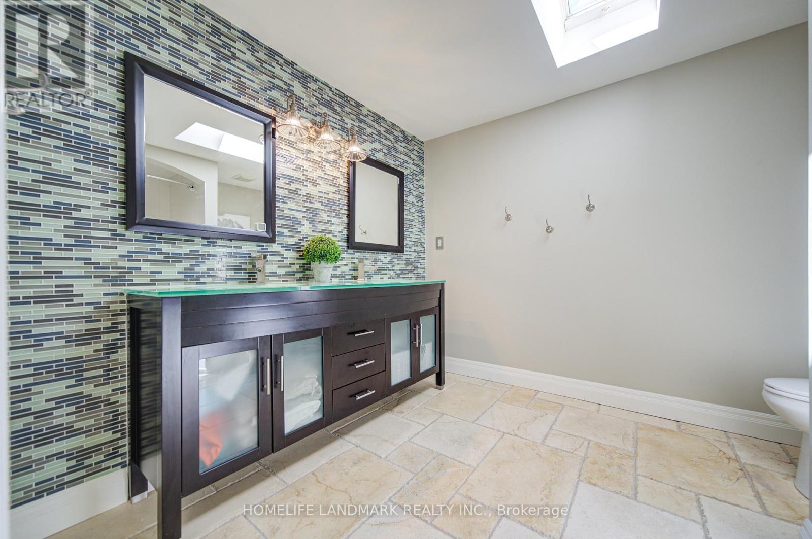 38 Balfour Drive, Hamilton, ON - Indoor Photo Showing Bathroom