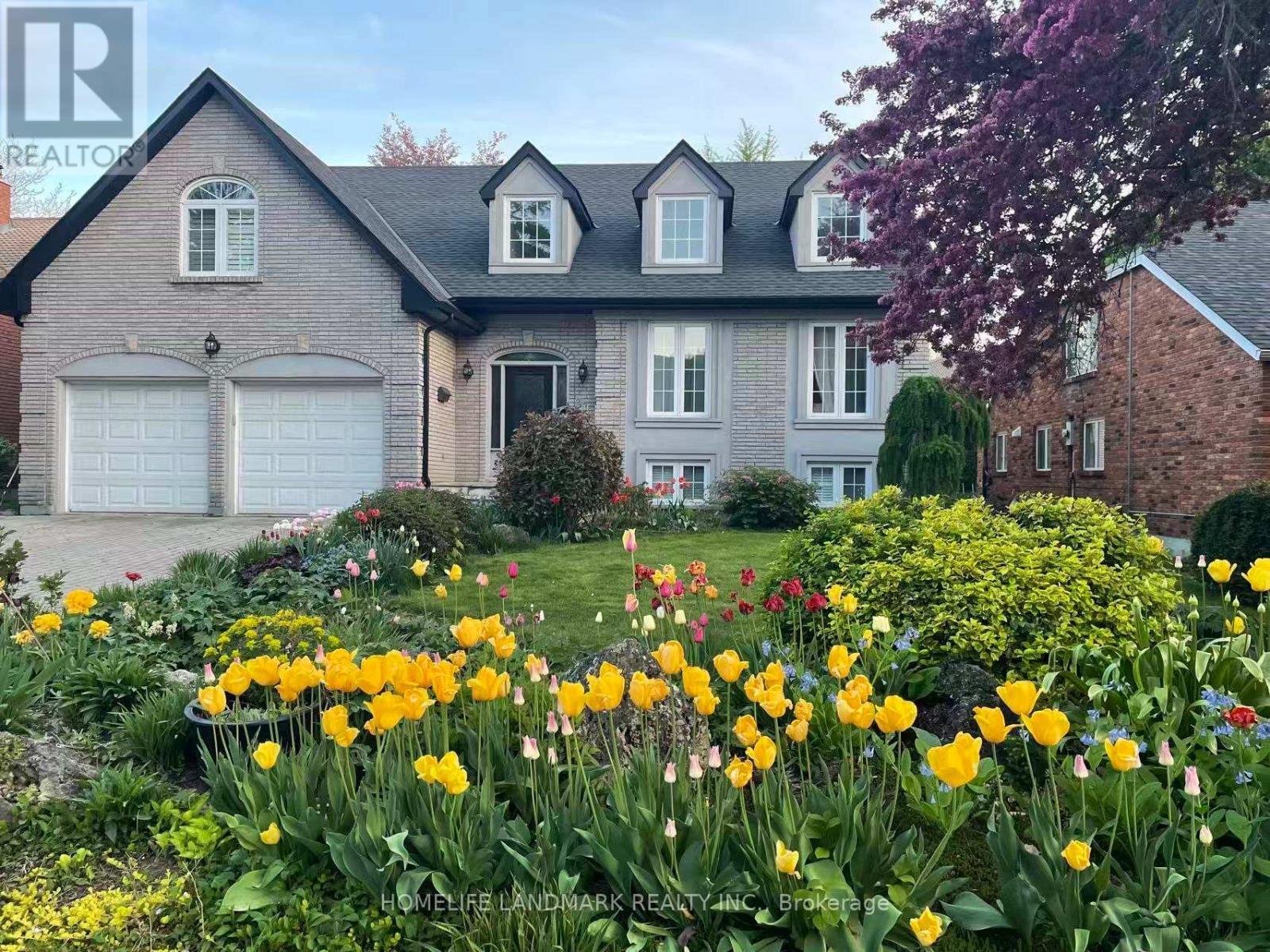38 Balfour Drive, Hamilton, ON - Outdoor With Facade