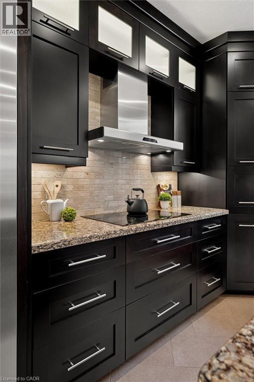 697 Breakwater Crescent, Waterloo, ON - Indoor Photo Showing Kitchen