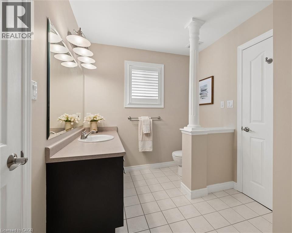 697 Breakwater Crescent, Waterloo, ON - Indoor Photo Showing Bathroom