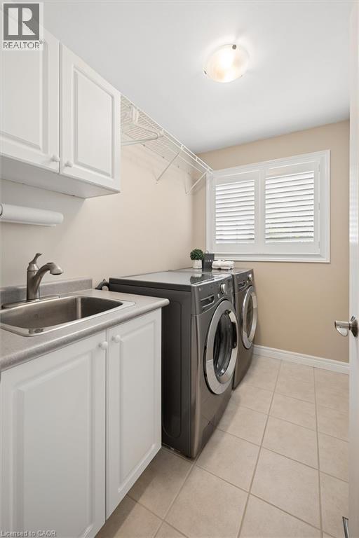 697 Breakwater Crescent, Waterloo, ON - Indoor Photo Showing Laundry Room