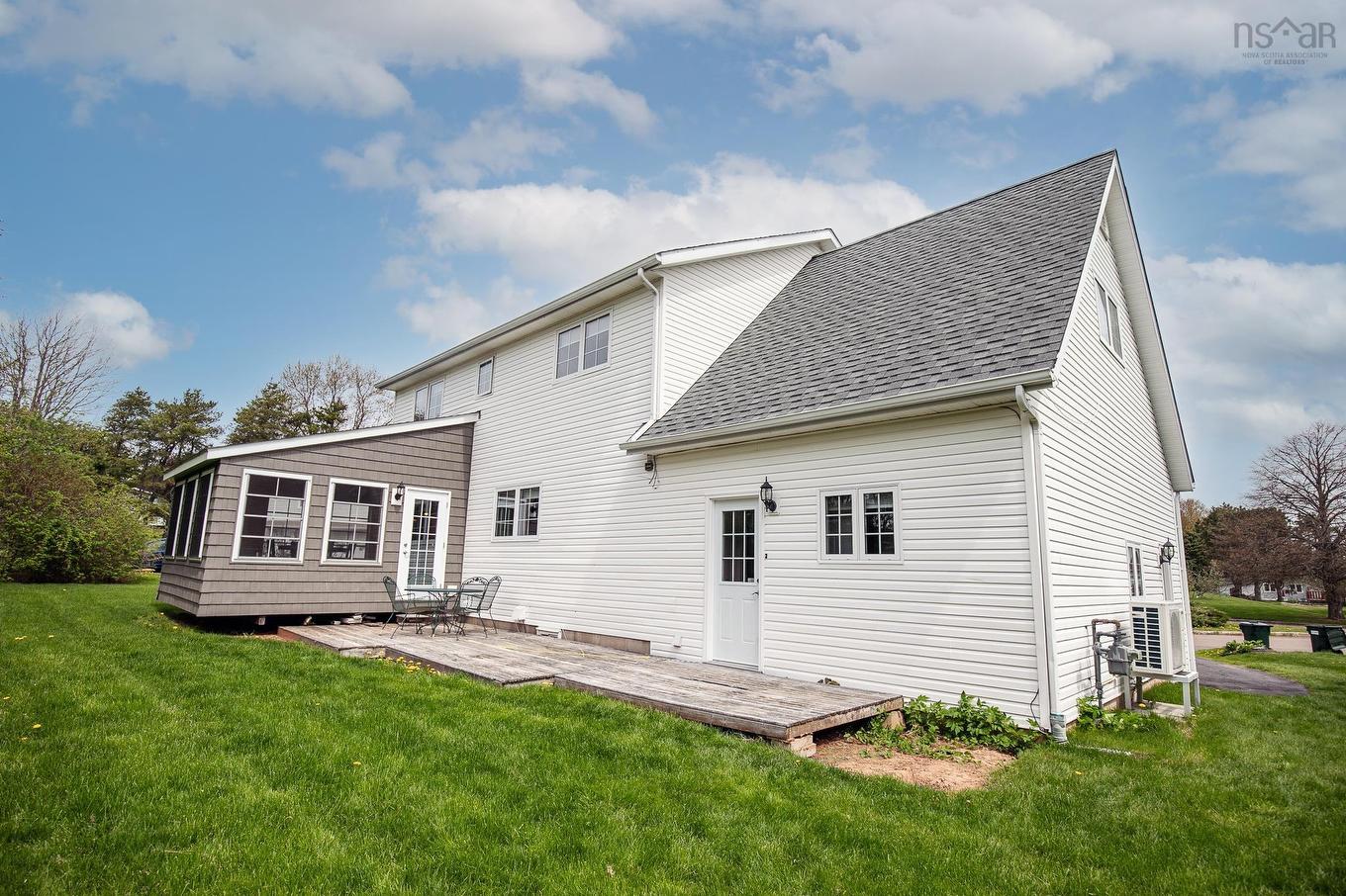 8 Penny Lane, Amherst, NS