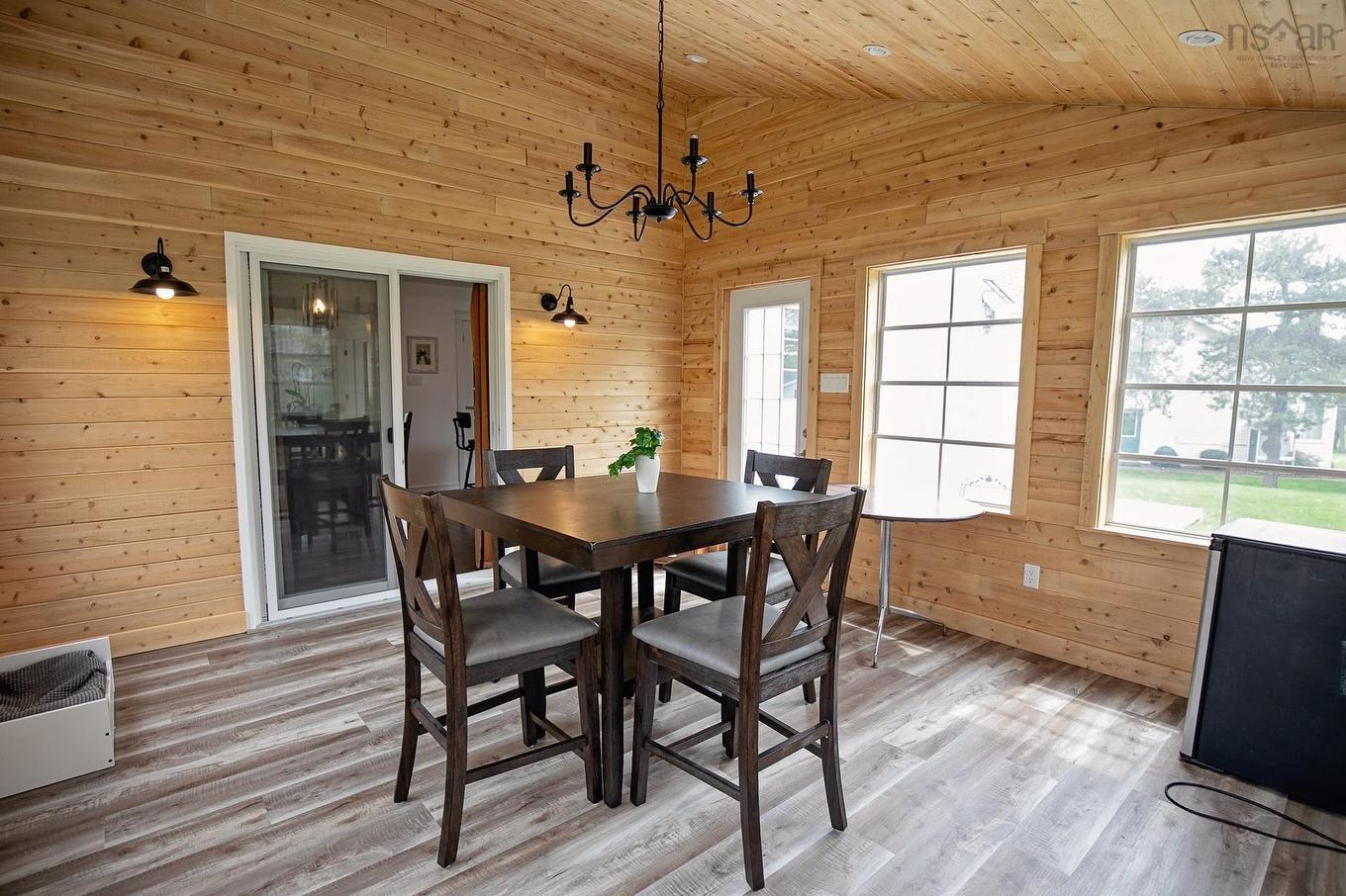 8 Penny Lane, Amherst, NS