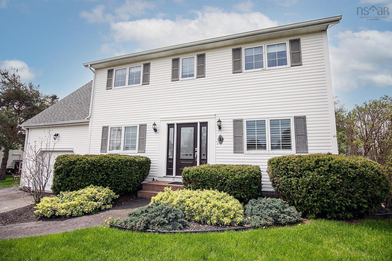 8 Penny Lane, Amherst, NS