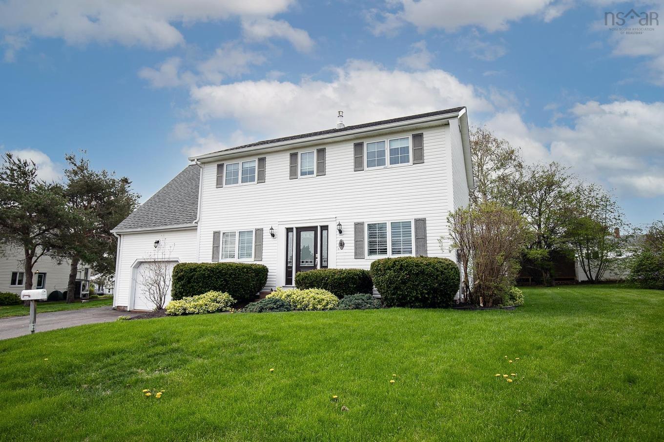 8 Penny Lane, Amherst, NS