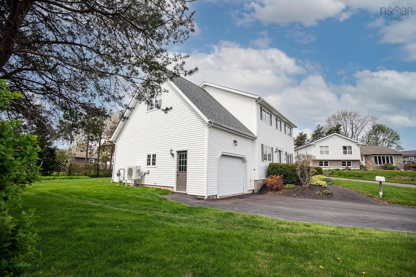 8 Penny Lane, Amherst, NS