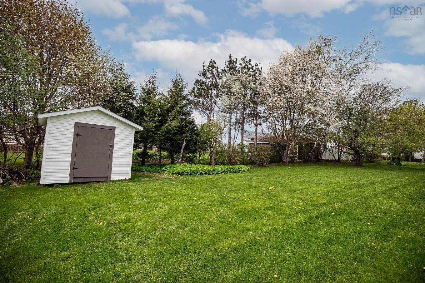 8 Penny Lane, Amherst, NS