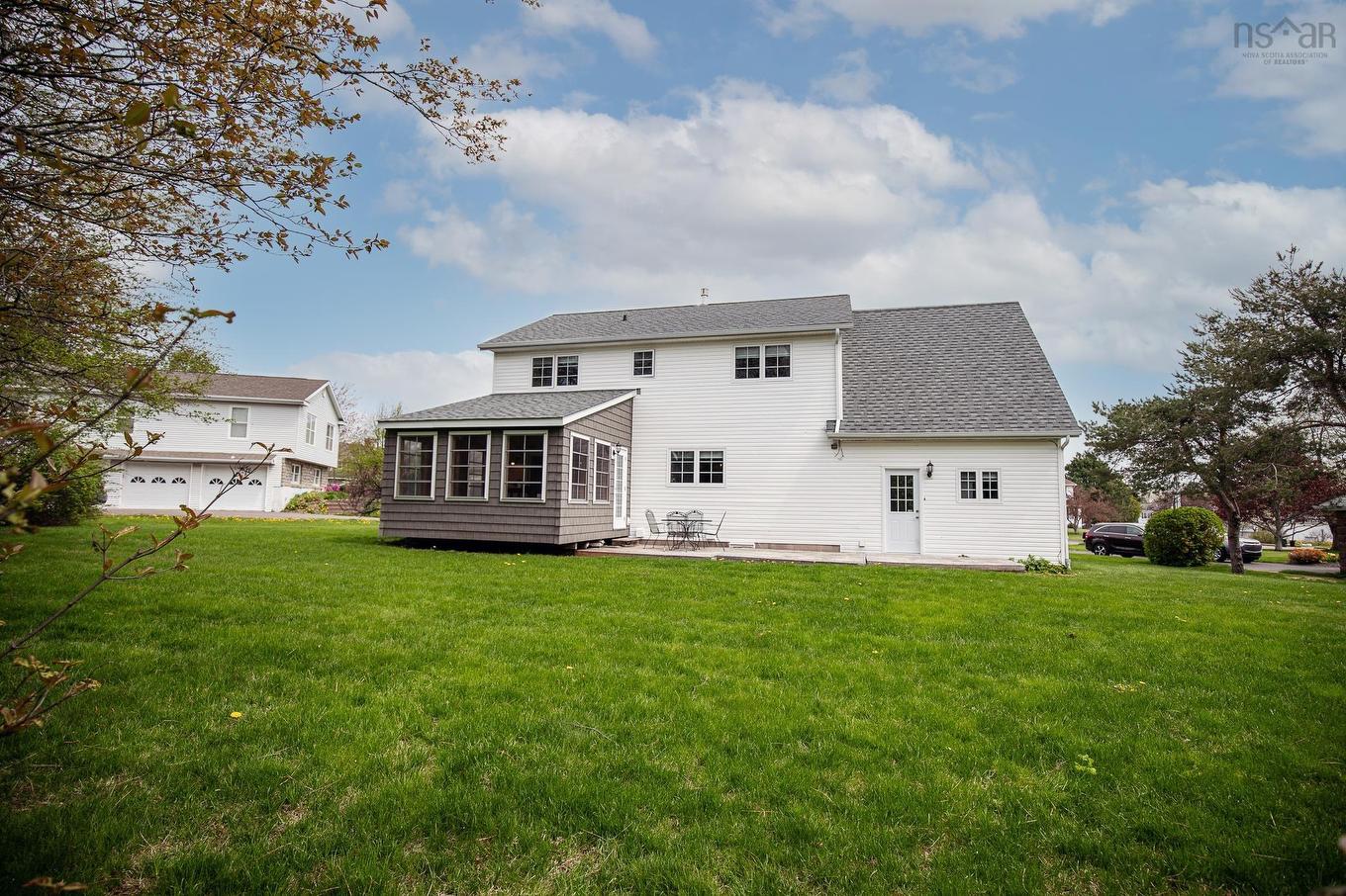 8 Penny Lane, Amherst, NS