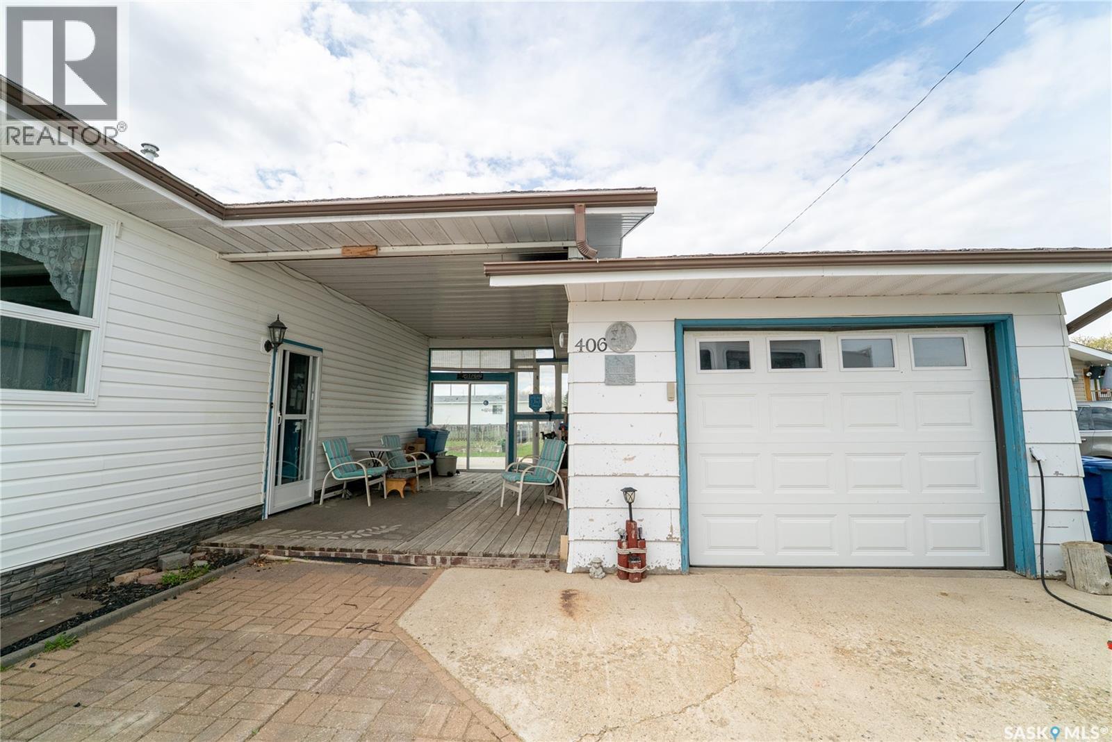 406 Walter Scott Avenue, Hanley, SK - Outdoor With Exterior
