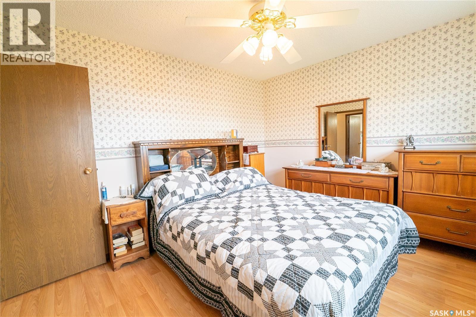 406 Walter Scott Avenue, Hanley, SK - Indoor Photo Showing Bedroom