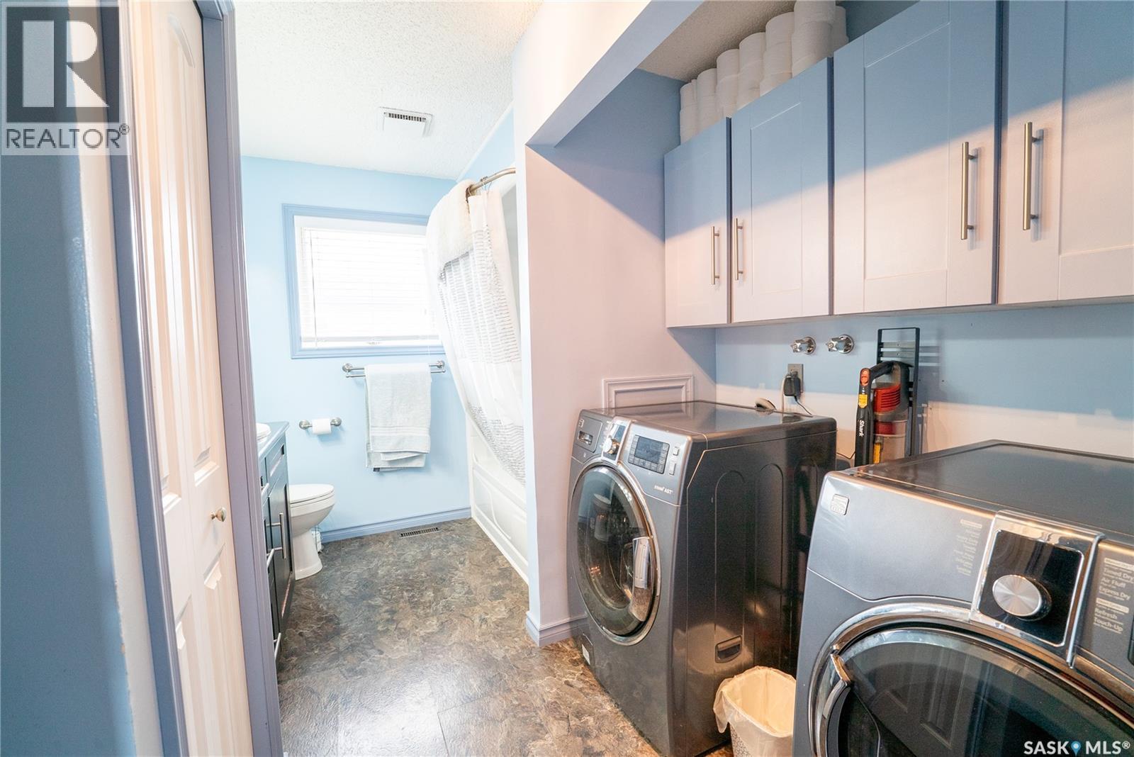 406 Walter Scott Avenue, Hanley, SK - Indoor Photo Showing Laundry Room