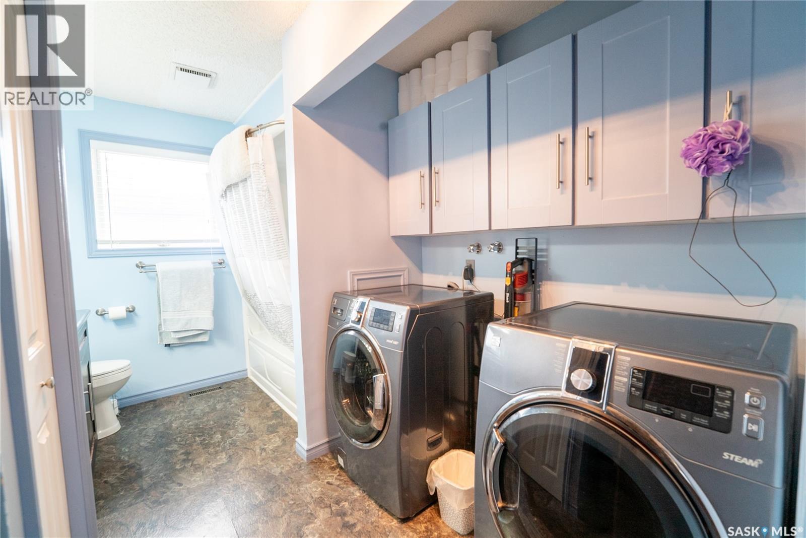 406 Walter Scott Avenue, Hanley, SK - Indoor Photo Showing Laundry Room