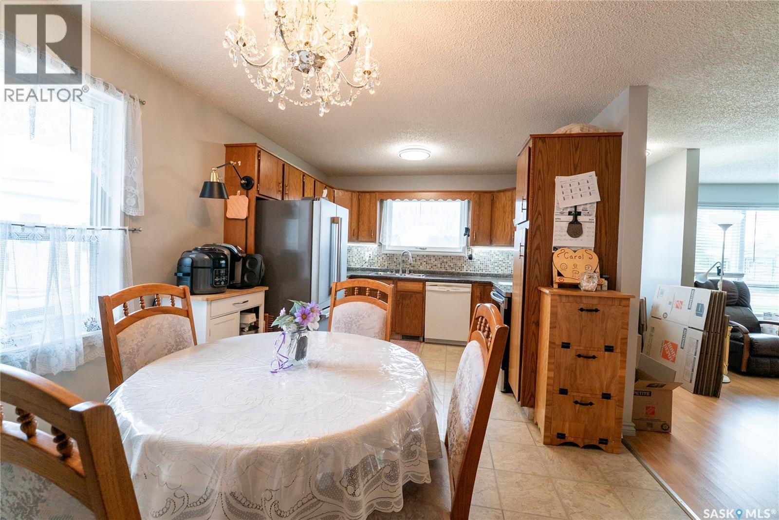 406 Walter Scott Avenue, Hanley, SK - Indoor Photo Showing Dining Room