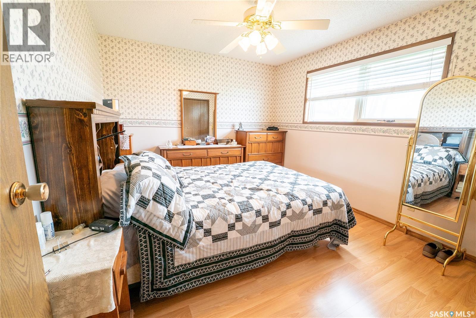 406 Walter Scott Avenue, Hanley, SK - Indoor Photo Showing Bedroom
