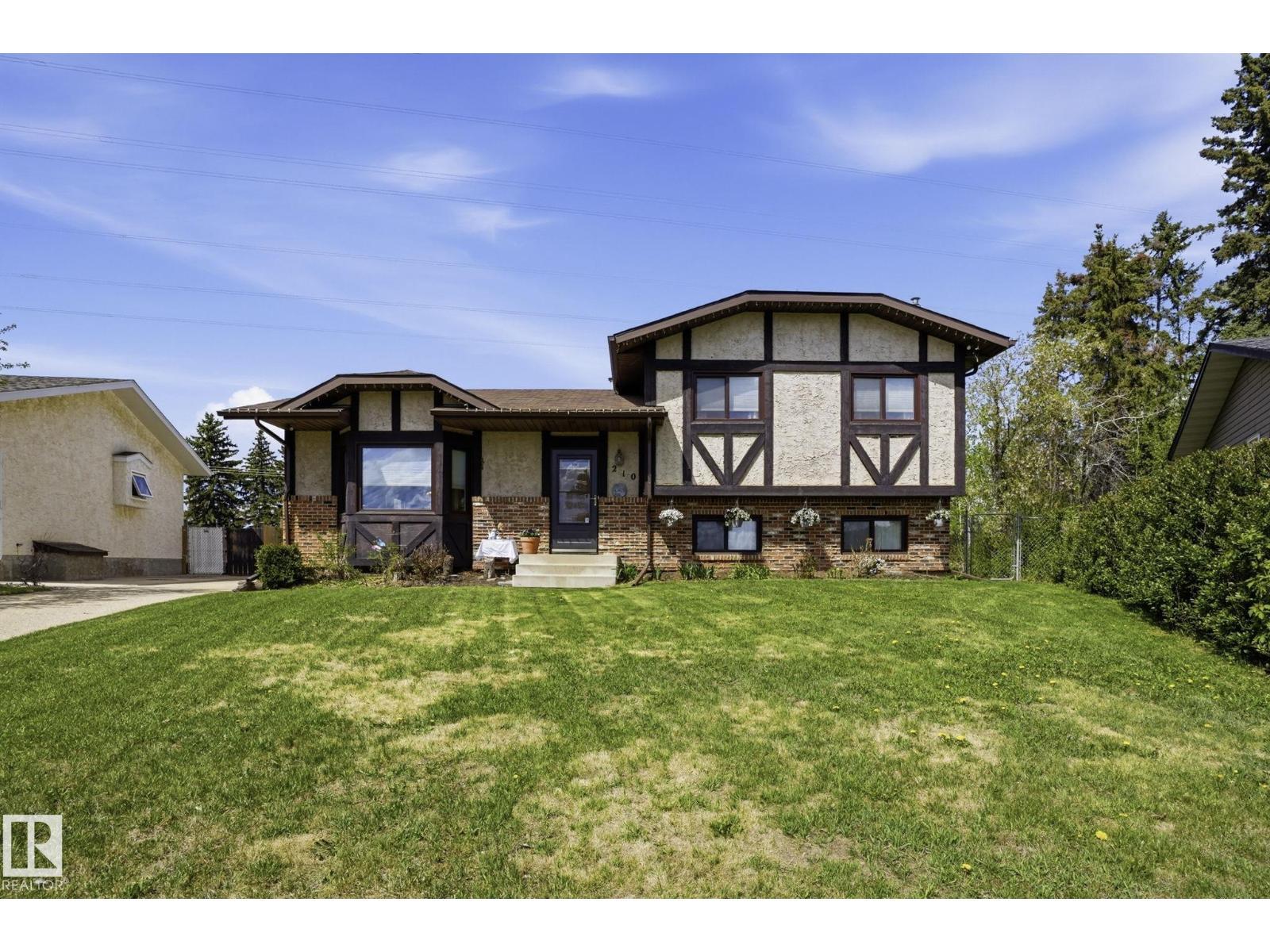 210 Porter Av, Millet, AB - Outdoor With Facade