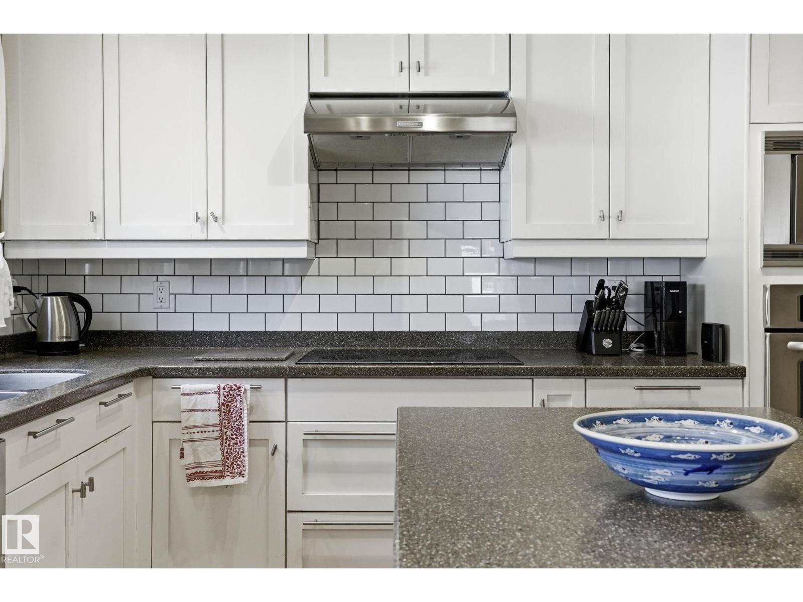 210 Porter Av, Millet, AB - Indoor Photo Showing Kitchen
