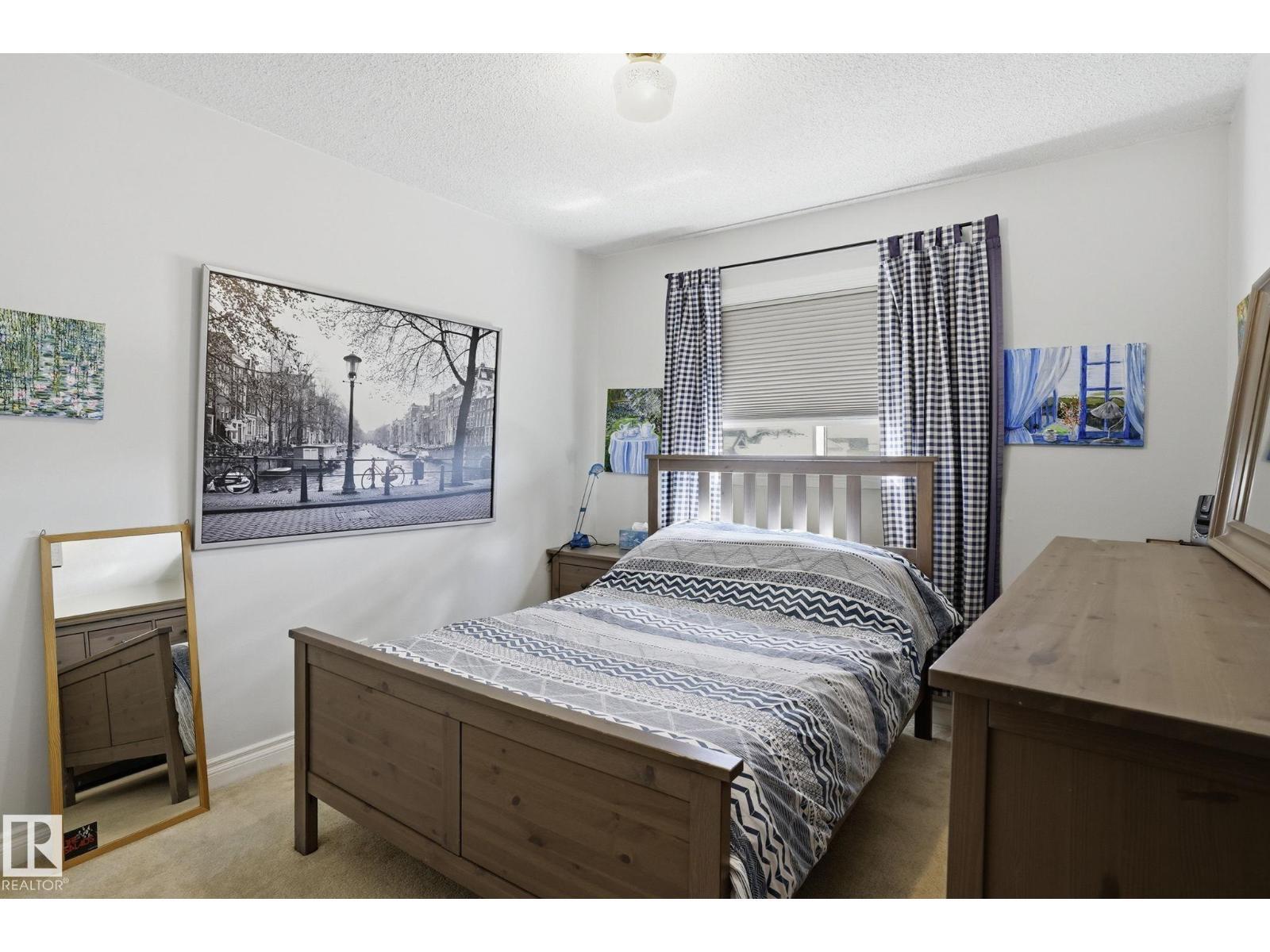 210 Porter Av, Millet, AB - Indoor Photo Showing Bedroom