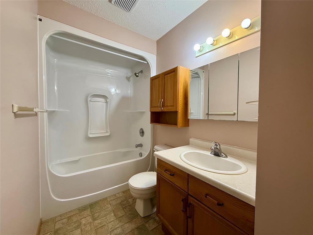 235 Cornwallis Crescent, Brandon, MB