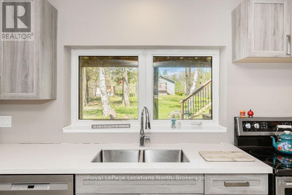 38 Foliage Drive, Tiny, ON - Indoor Photo Showing Kitchen With Double Sink