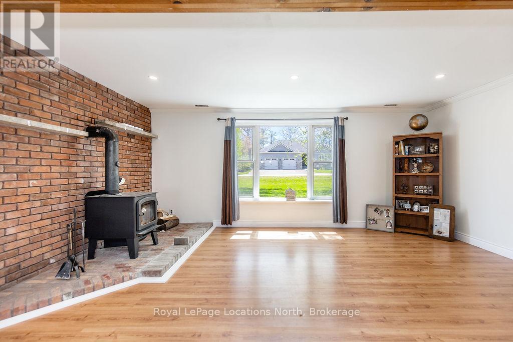38 Foliage Drive, Tiny, ON - Indoor